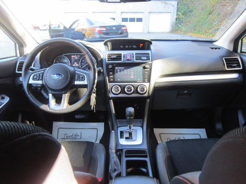 Used 2017 Subaru Crosstrek 2.0i Premium image 12