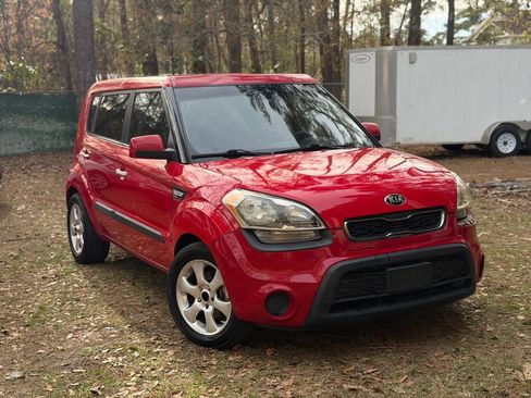 Used 2013 Kia Soul BASE image 1