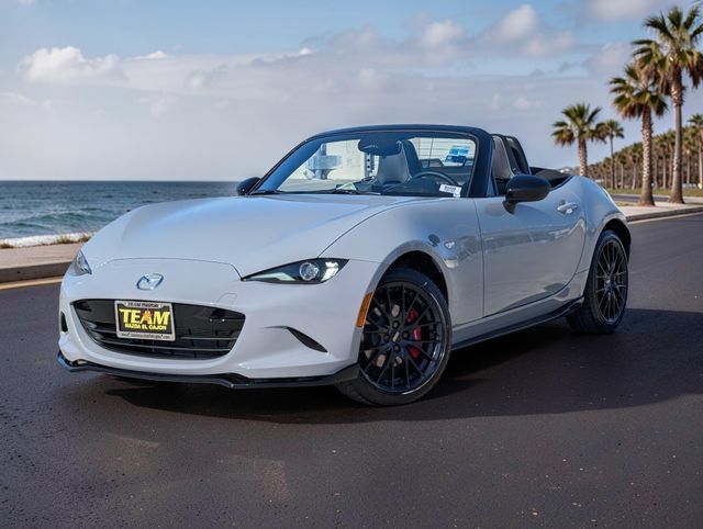 New 2026 MAZDA MX-5 Miata Club w/ Interior Package RWD image 2