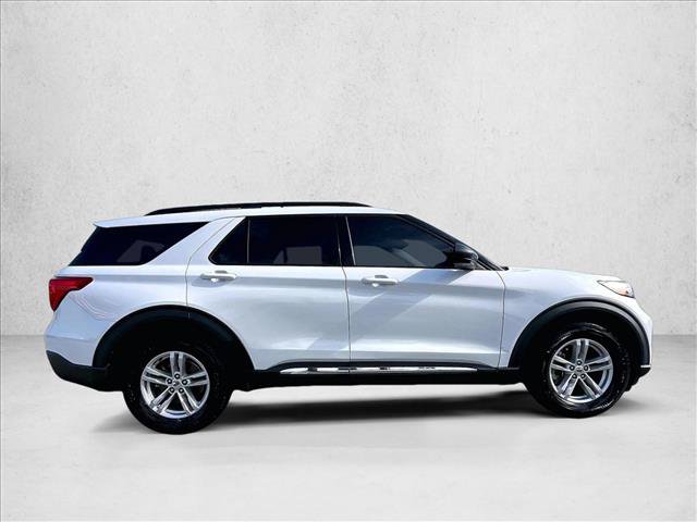 Used 2023 Ford Explorer XLT w/ Equipment Group 202A RWD image 5