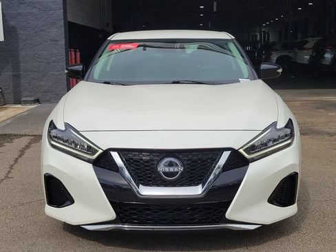 Used 2023 Nissan Maxima SV w/ Floor Mat Group FWD image 3