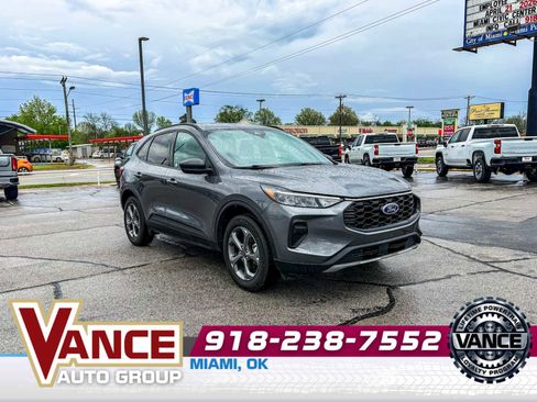 Used 2025 Ford Escape ST-Line AWD/4WD image 1