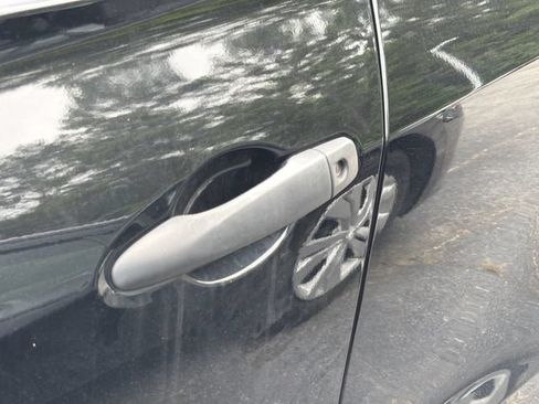 Used 2023 Nissan Kicks S FWD image 5