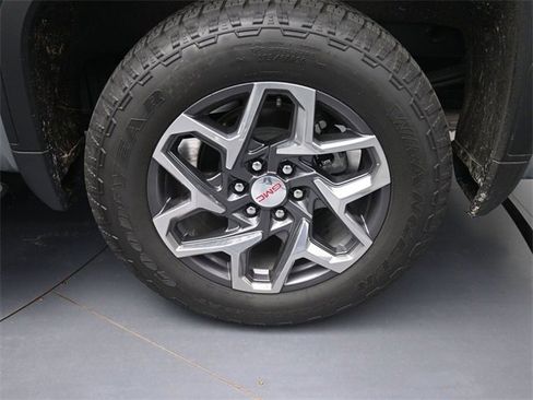 Used 2026 GMC Sierra 1500 SLT w/ SLT Premium Plus Package image 12