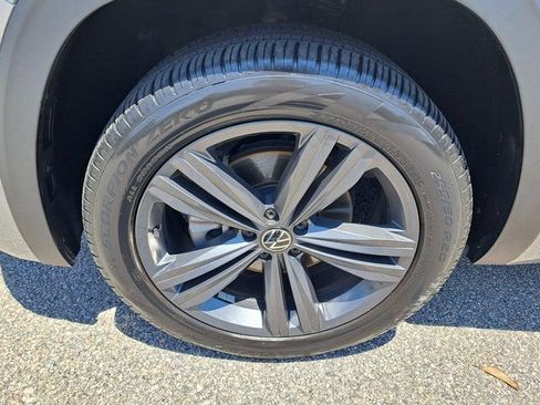 Used 2021 Volkswagen Atlas Cross Sport SE w/ Panoramic Sunroof Package FWD image 28