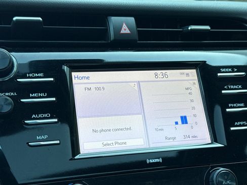 Used 2020 Toyota Camry SE w/ Blackout Package FWD image 25