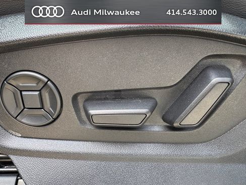 Used 2023 Audi Q8 Premium Plus w/ Premium Plus Package AWD/4WD image 11