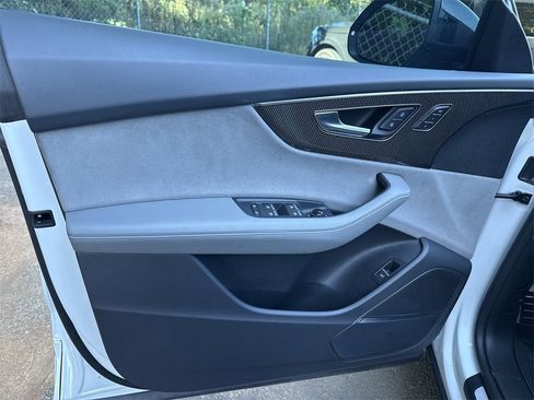 Used 2023 Audi SQ8 Prestige image 10