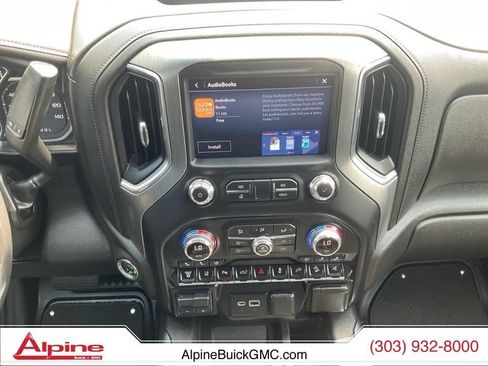 Used 2022 GMC Sierra 2500 Denali w/ Denali Black Diamond Edition AWD/4WD image 11