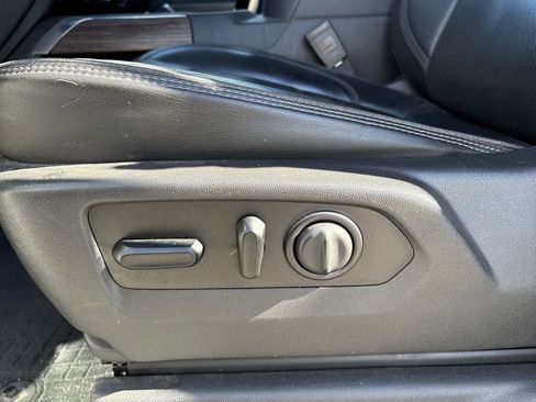 Used 2020 Chevrolet Silverado 1500 High Country w/ Technology Package image 15