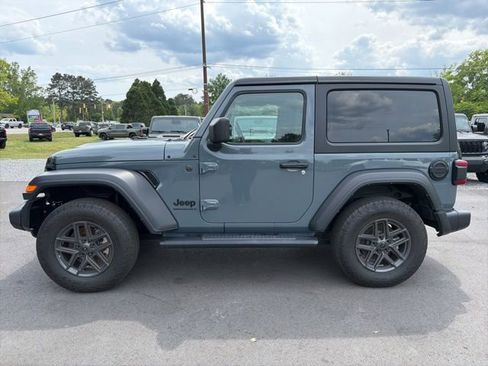 Used 2024 Jeep Wrangler Sport S image 4