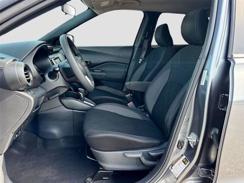 Used 2019 Nissan Kicks S FWD image 22