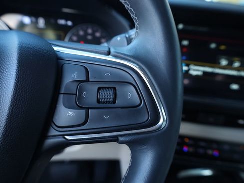 Used 2022 Buick Envision Essence w/ Technology Package I image 26