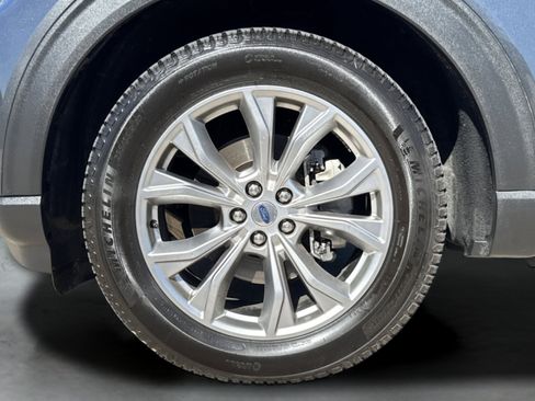 Used 2020 Ford Explorer XLT w/ Equipment Group 202A image 9