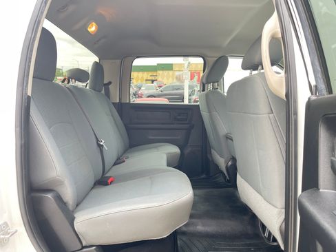 Used 2018 RAM 2500 Tradesman w/ Chrome Appearance Group AWD/4WD image 28