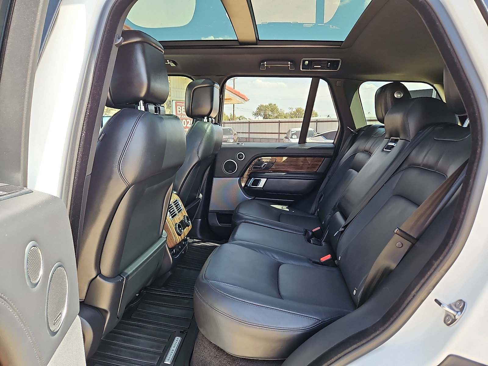 Used 2018 Land Rover Range Rover HSE AWD/4WD image 9