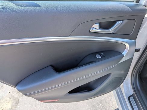 Used 2025 Genesis G70 2.5T RWD image 25