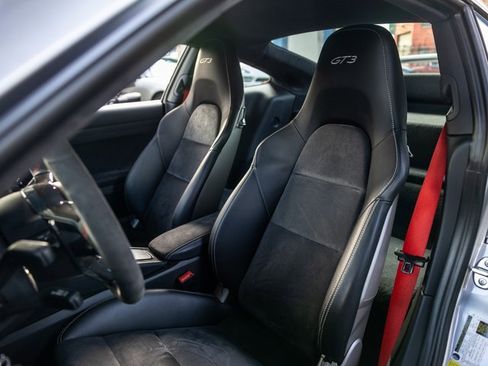 Used 2018 Porsche 911 GT3 image 5