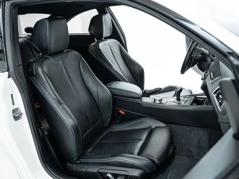 Used 2018 BMW M2 image 27