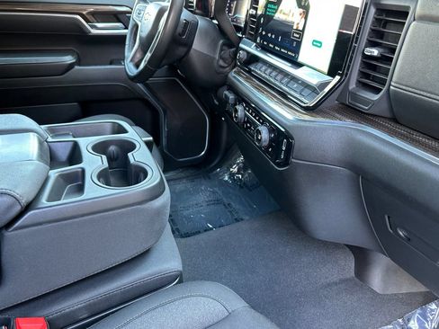Certified 2025 Chevrolet Silverado 1500 LT RWD image 16