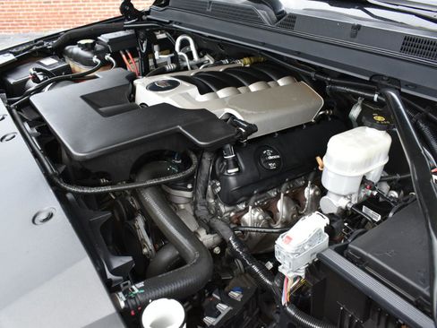 Used 2019 Cadillac Escalade Premium Luxury RWD image 55