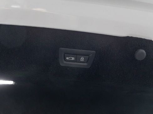 Used 2024 Rolls-Royce Phantom Extended Wheelbase w/ Leather Finishing Pack image 30