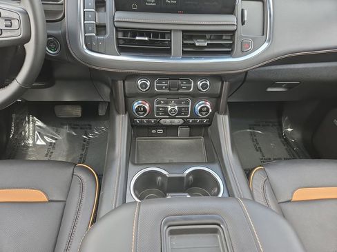 Used 2024 GMC Yukon AT4 w/ AT4 Premium Package AWD/4WD image 13