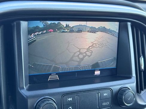 Used 2022 Chevrolet Colorado LT w/ Chrome Appearance Package RWD image 10