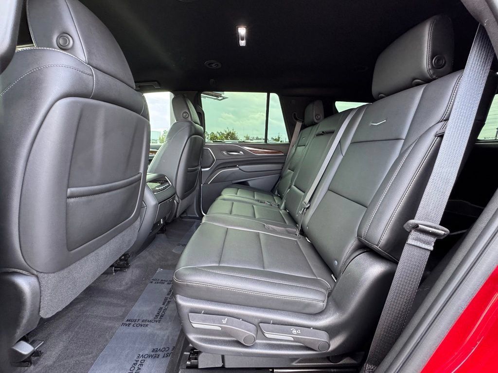 Used 2022 Cadillac Escalade Luxury AWD/4WD image 34