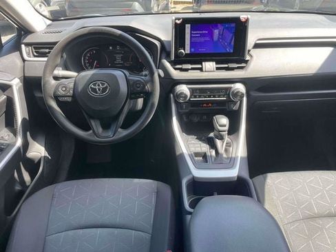Used 2025 Toyota RAV4 XLE AWD/4WD image 15