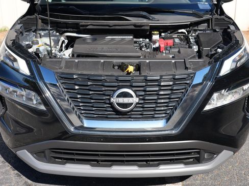 Used 2023 Nissan Rogue SV FWD image 6