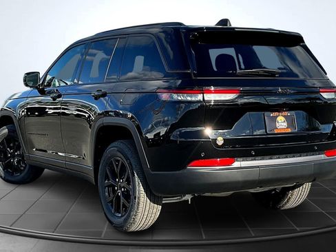 New 2026 Jeep Grand Cherokee Altitude AWD/4WD image 4