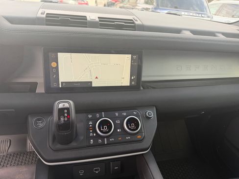 Used 2023 Land Rover Defender 110 SE AWD/4WD image 9