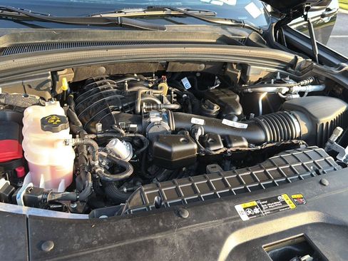 Used 2024 Jeep Grand Cherokee Laredo AWD/4WD image 32