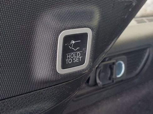 Used 2023 Jeep Grand Cherokee Overland image 9