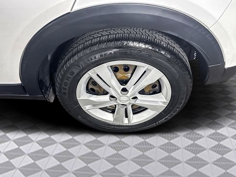 Used 2022 Nissan Kicks S image 38