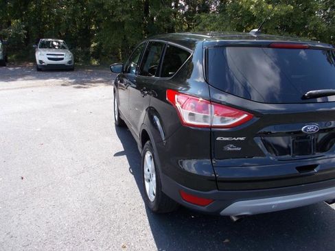 Used 2015 Ford Escape SE image 4