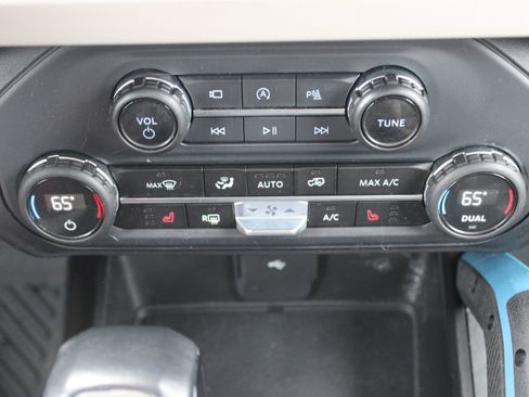 Used 2023 Ford Bronco Wildtrak AWD/4WD image 34