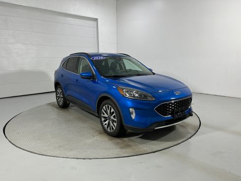 Used 2020 Ford Escape Titanium AWD/4WD image 2