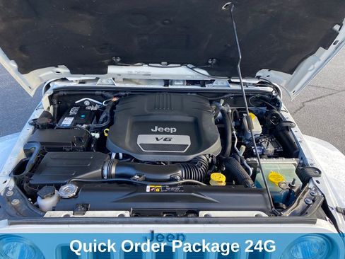 Used 2017 Jeep Wrangler Unlimited Sahara w/ Connectivity Group image 16