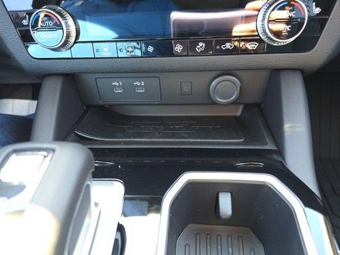 New 2025 Mitsubishi Outlander SE image 23