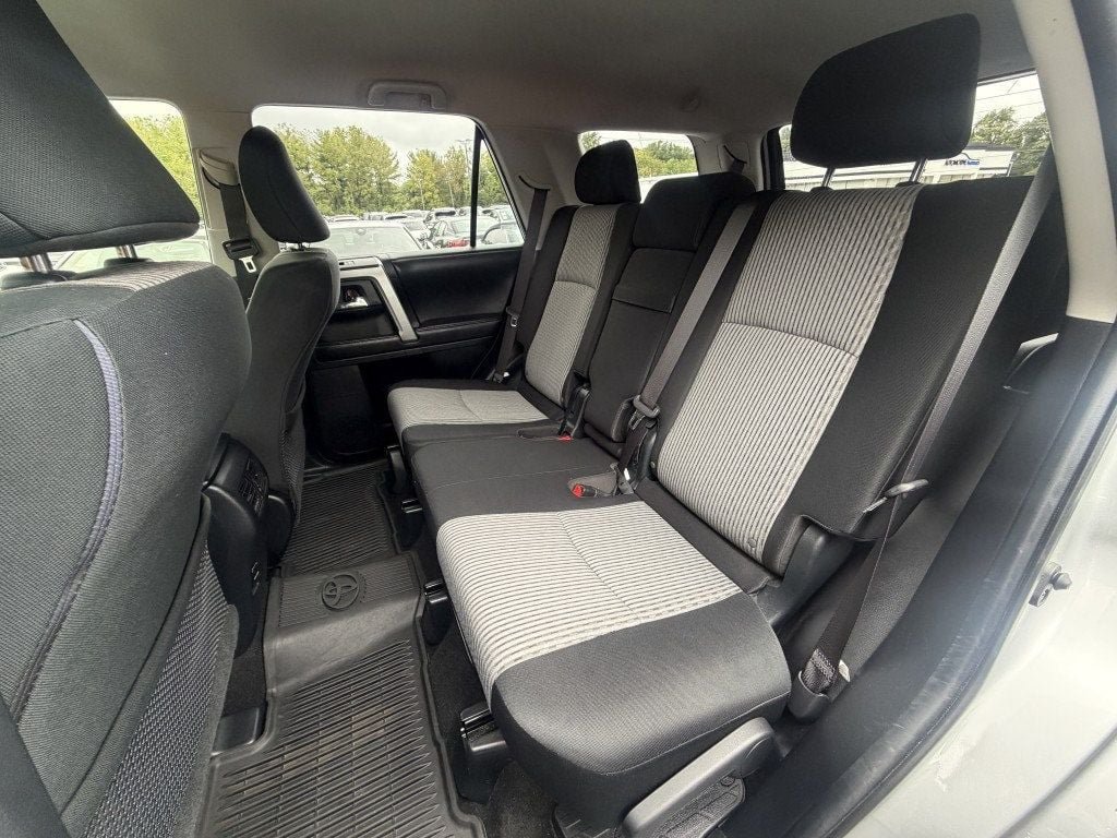 Used 2018 Toyota 4Runner SR5 AWD/4WD image 26