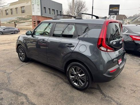 Used 2022 Kia Soul EX image 4
