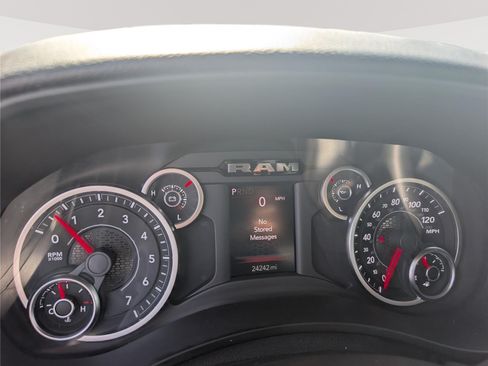 Used 2025 RAM 2500 Big Horn AWD/4WD image 33