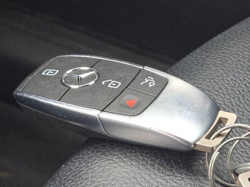 Certified 2021 Mercedes-Benz GLB 250 4MATIC image 26