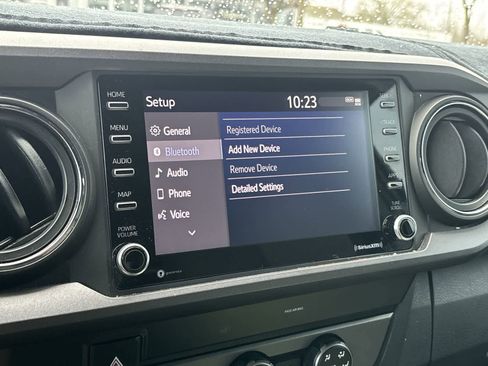 Used 2020 Toyota Tacoma TRD Off-Road w/ Technology Package image 14