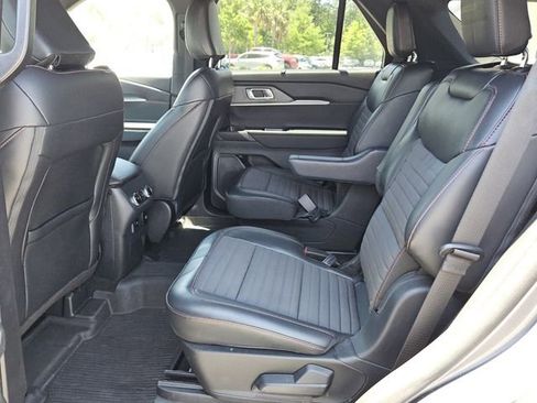 Used 2025 Ford Explorer ST-Line w/ Premium Package RWD image 4