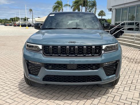New 2026 Jeep Grand Cherokee Summit AWD/4WD image 4