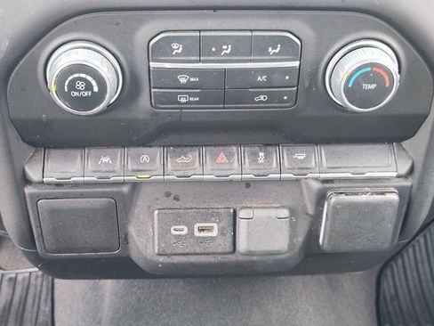 Used 2022 Chevrolet Silverado 1500 Custom image 15