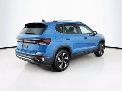 Used 2025 Volkswagen Taos SE AWD/4WD image 9